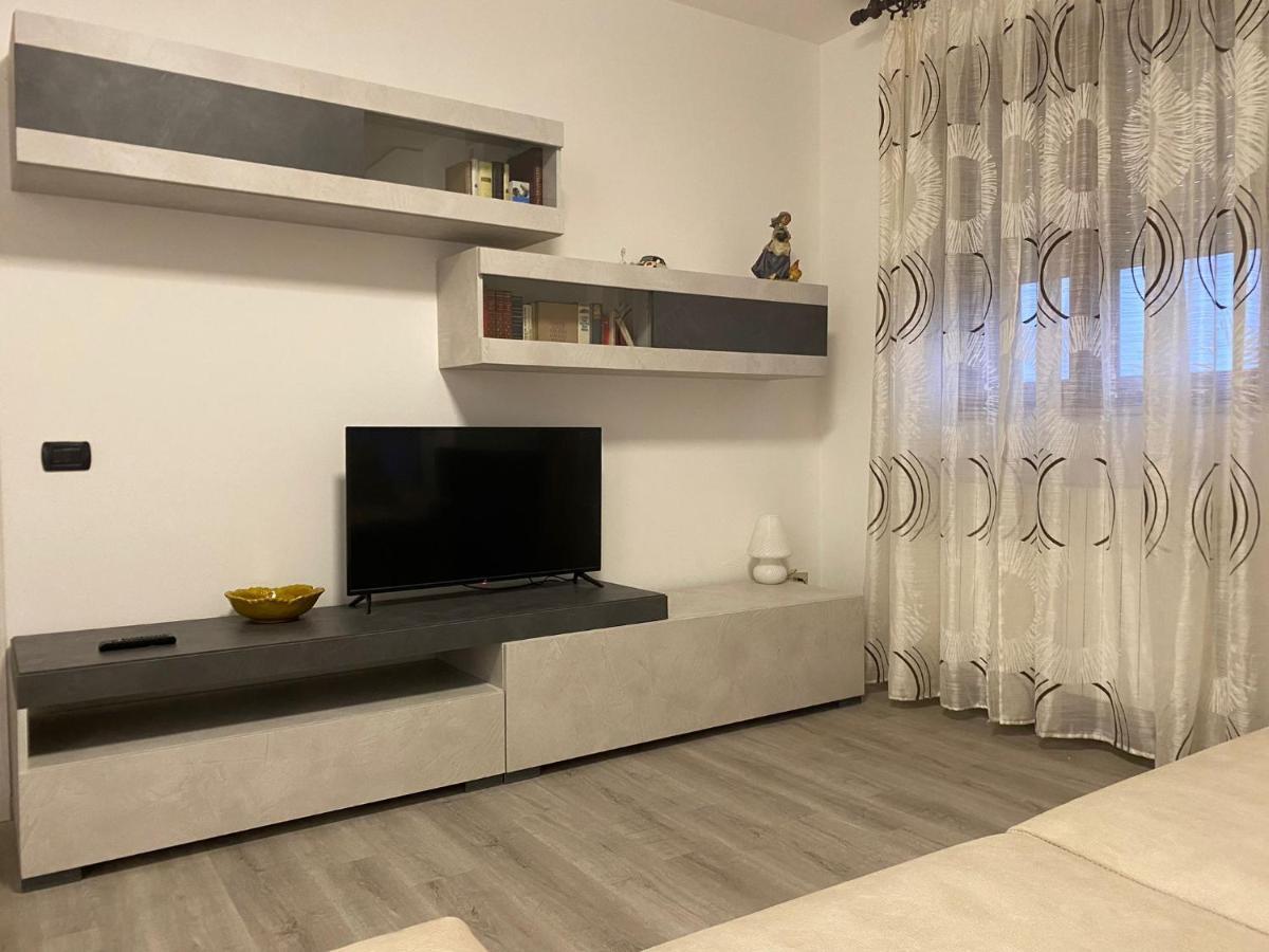 Rho Fiera Apartment Bagian luar foto