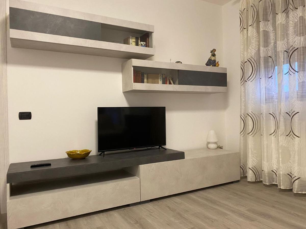 Rho Fiera Apartment Bagian luar foto